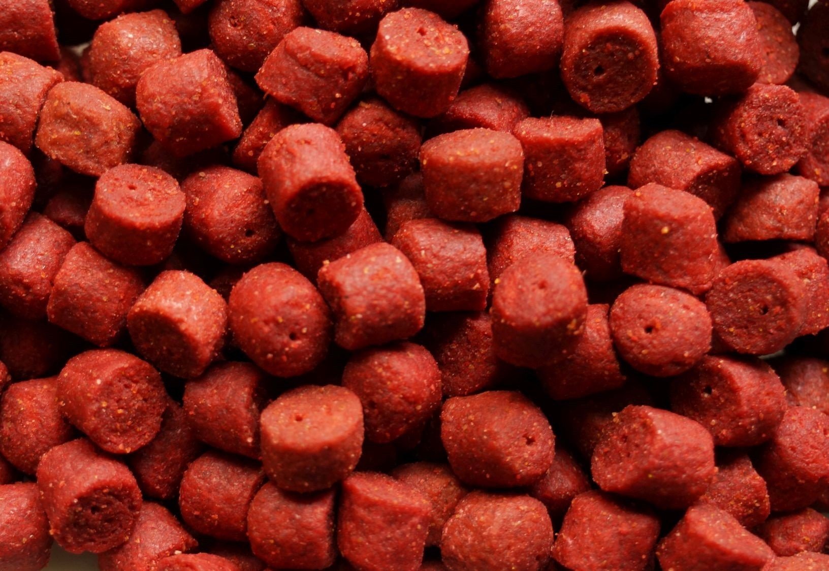 GENESIS CARP Pellet Red Halibut 10mm 1kg