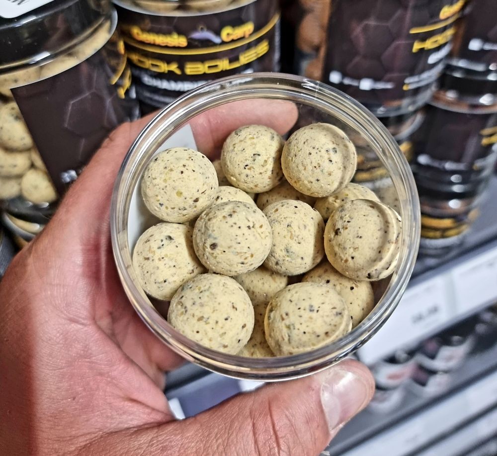 GENESIS-CARP-CHAMPION-LINE-CHOCO-MILKY-15MM-1KG-Genesis-Carp-HomeKulki-proteinowe-zanetoweProduktyPrzynetyZanety-2