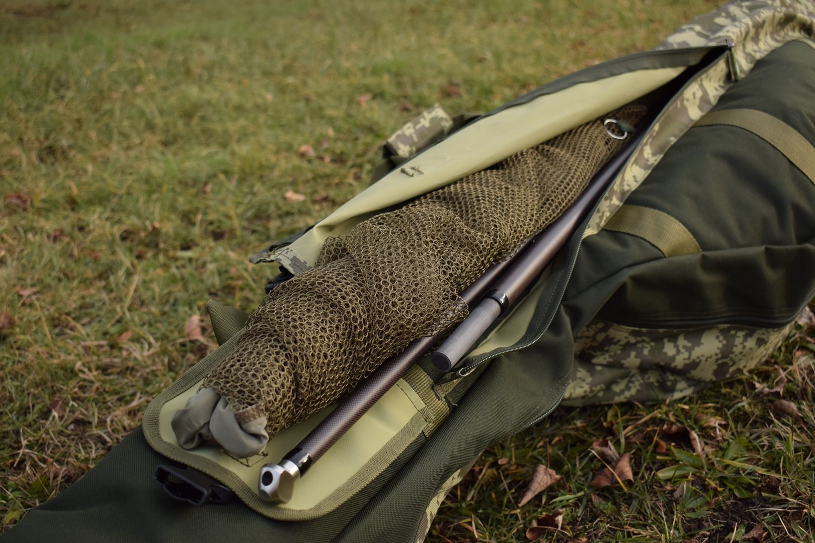 Miardi-Rod-holdall-CamoCODE-Compact-InfinityCarp.pl-Sklep-Premium-dla-Karpiarzy-5