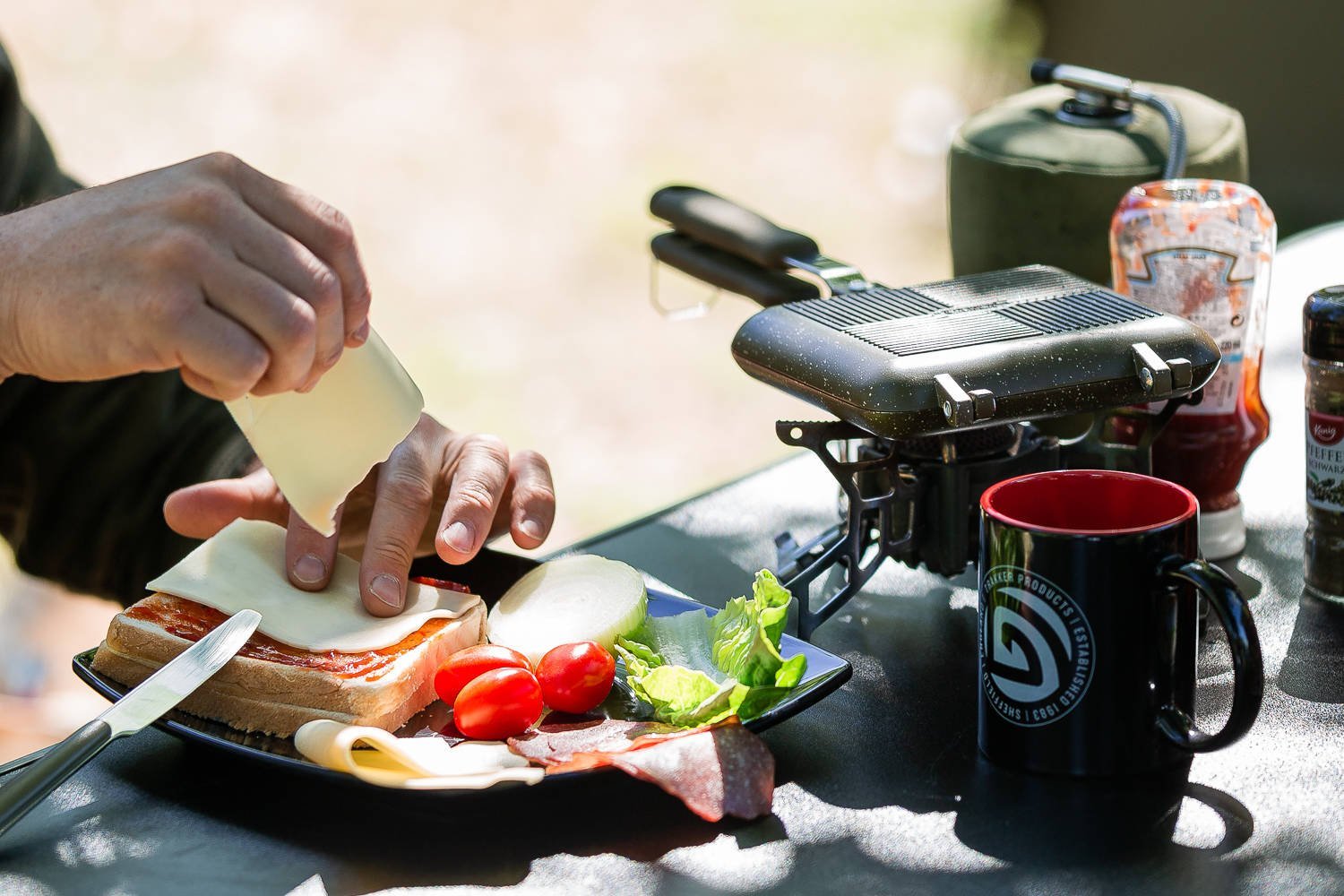 Trakker-Armolife-Marble-Sandwich-Toaster-2