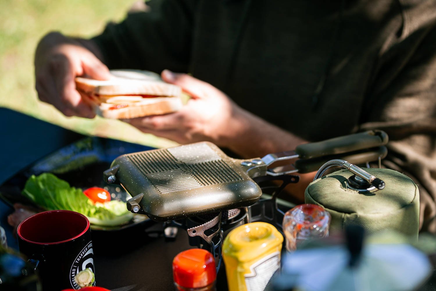 Trakker-Armolife-Marble-Sandwich-Toaster-3